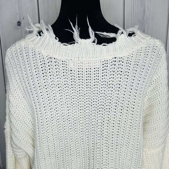 Love Tree Sz Small Cable Knit Crop Slouchy Fit White Sweater Distressed Fringe - Picture 8 of 10
